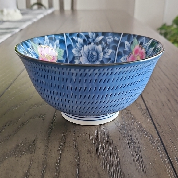 Blue Floral Japanese Soup/Rice Bowl - Picture 3 of 10
